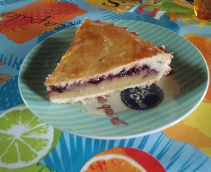 Gâteau basque à la cerise noire