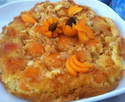 Gâteau caramélisé aux abricots