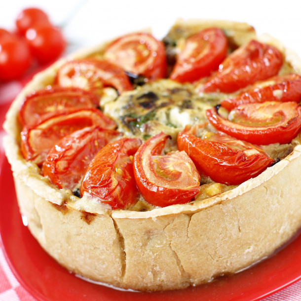 Gâteau de tomates, aubergines, courgettes et chèvre