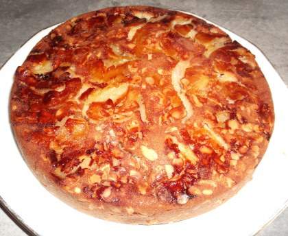 GÂTEAU FONDANT POMMES, RAISINS SECS, AMANDES ET CALVADOS