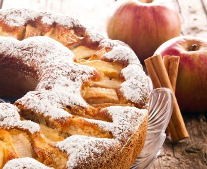 Gâteau pomme-cannelle, ambiance Noël