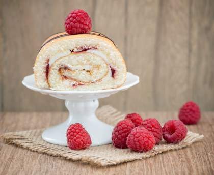 Gâteau roulé à la framboise