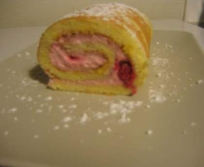 Gâteau roulé aux framboises