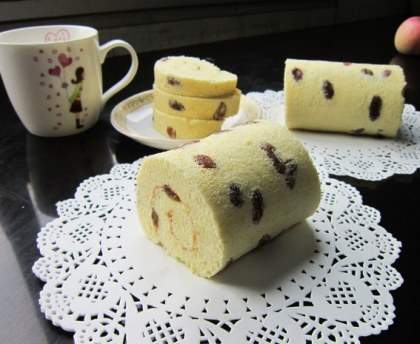Gâteau roulé aux raisins secs et au rhum