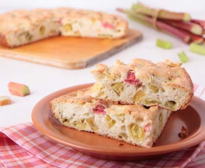Gâteau suisse à la rhubarbe