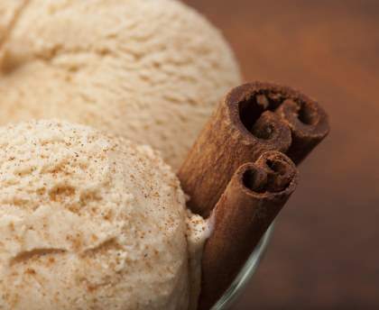 Glace à la cannelle
