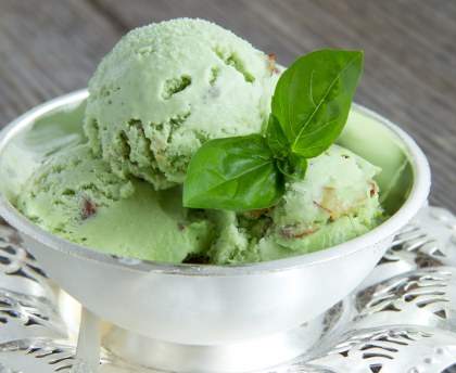 Glace au basilic