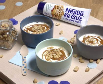 Glace au lait caramel et cacahuètes