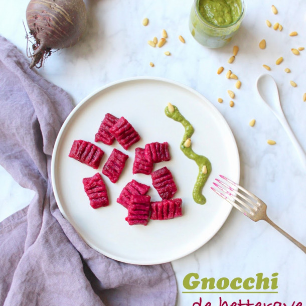 Gnocchi de betterave et pesto de fanes de betterave