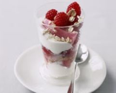 Gourmandise aux framboises et à la rhubarbe 