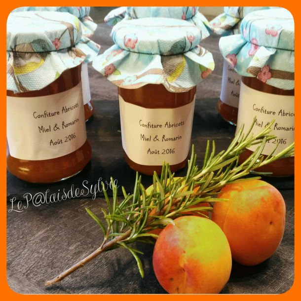 Gourmandise provençale aux Abricots confits au Miel et Romarin du jardin
