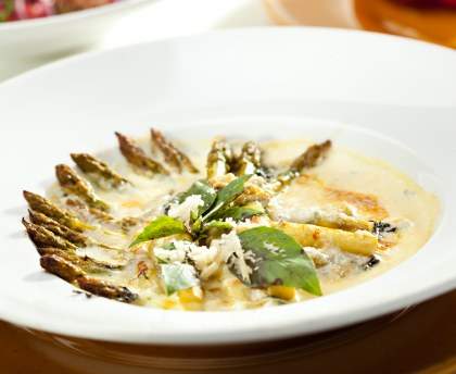 Gratin d'asperges au roquefort