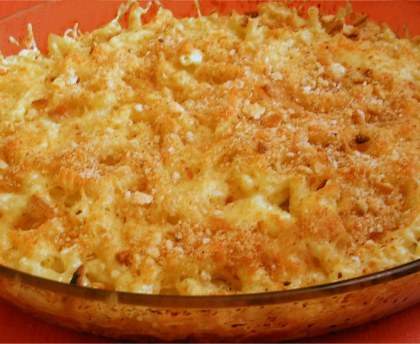 Gratin de macaronis aux champignons, olives et jambon