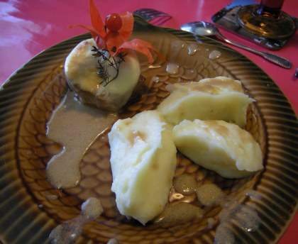 Grenadins de veau au chèvre chaud