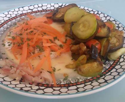 Haddock poché au lait de coco et petits légumes orientaux