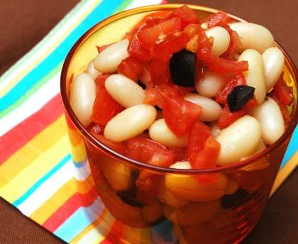 Haricots blancs frais à la sauce tomate