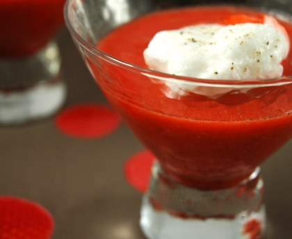 Iles flotantes sur coulis de fraises (dessert ultra light)
