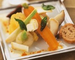 Jeunes légumes de saison croquants avec copeaux de Charolais