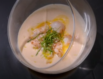 Langoustines snackées en carpaccio, crème de langoustines coriandre-gingembre-passion