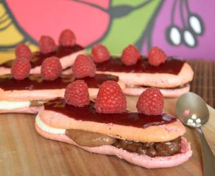 L’éclair fruits rouges aux 3 mousses au chocolat