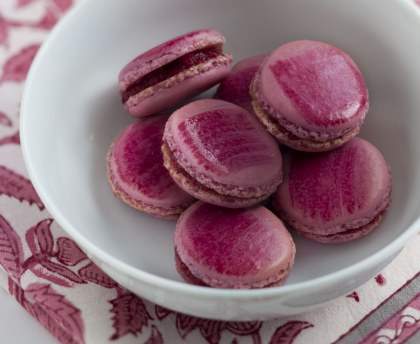 Les bons macarons à la framboise de Monsieur Julien