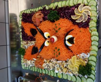 Les p'tits buffets vous proposent : une pièce de crudité en forme de lapin!