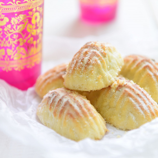 Maamoul (petits gâteaux orientaux fourrés à la pâte de noix et de datte)