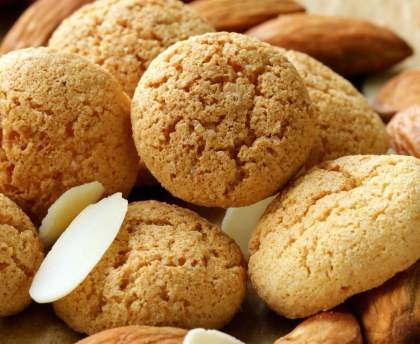 Macarons aux amandes  (petits fours)