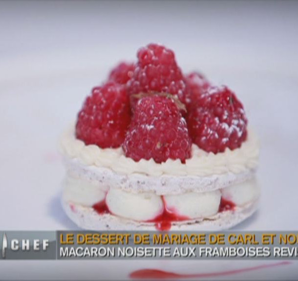 Macarons, écrasé de framboises et zestes de citron vert