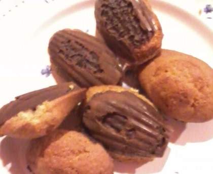 Madeleines à la farine de noisette et sa coque en chocolat