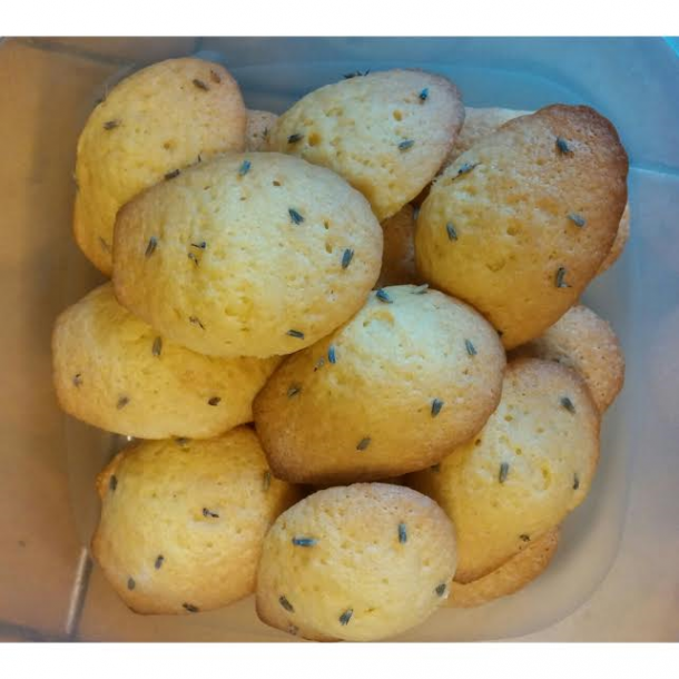 Madeleines moelleuses à la lavande