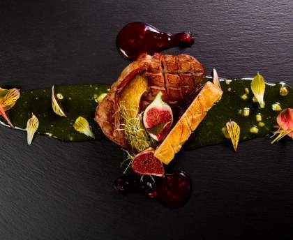 Magret de canard rôti, polenta grillée et sauce mangue