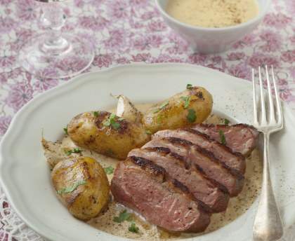 Magret de canard sauce foie gras