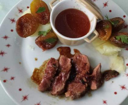 Magrets de canard aux figues fraîches et tomates
