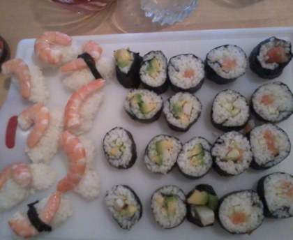 Maki (avocat, saumon, crevette ou surimi)