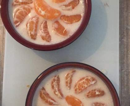 Mandarine à la mousse glacée de chocolat blanc