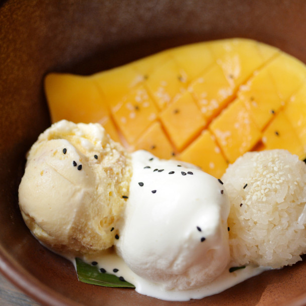 Mangue rôtie au miel et aux épices
