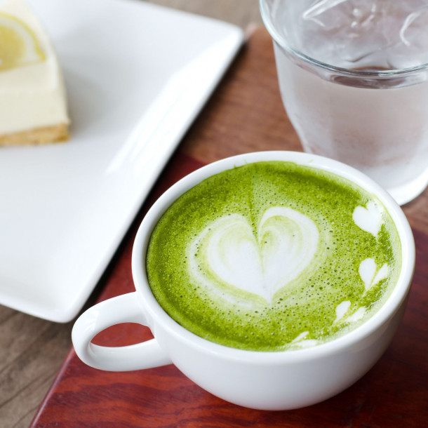 Matcha latte au miel et à l’amande antioxydant de 11 h