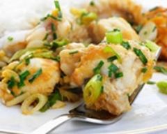 Médaillons de lotte grillée au gingembre et aux oignons 