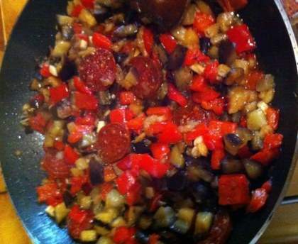 Mélimélo d'aubergines, poivrons et chorizo