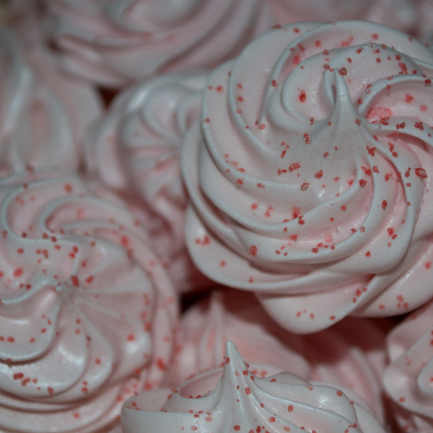 Meringues saveur fraise au robot Kenwood