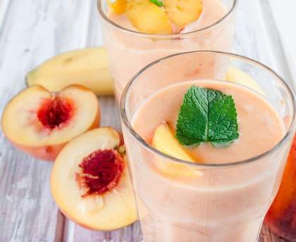 Milkshake pêche-banane vegan