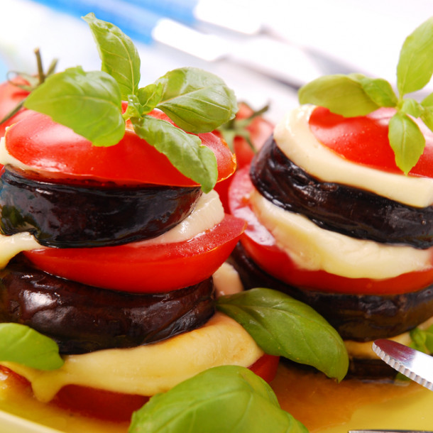 Millefeuille à la mozzarella, tomates et aubergines