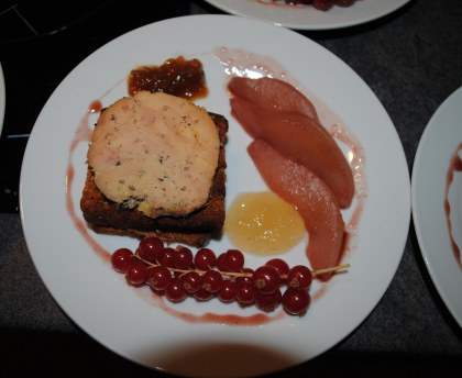 Millefeuille de foie gras et poire pochée