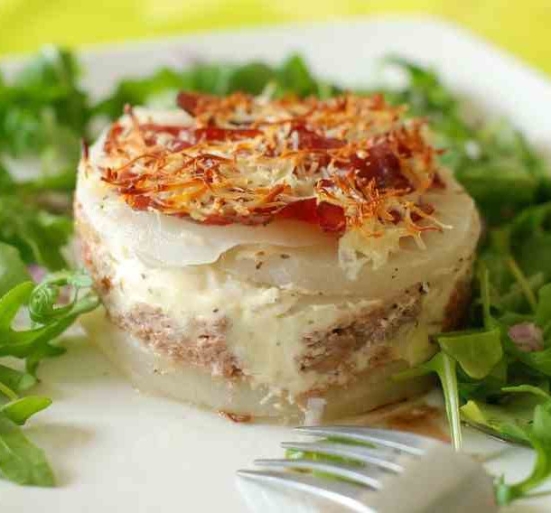 Millefeuille minceur pomme de terre-ricotta et viande des Grisons