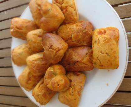 Mini cakes tomates, chèvre et menthe 