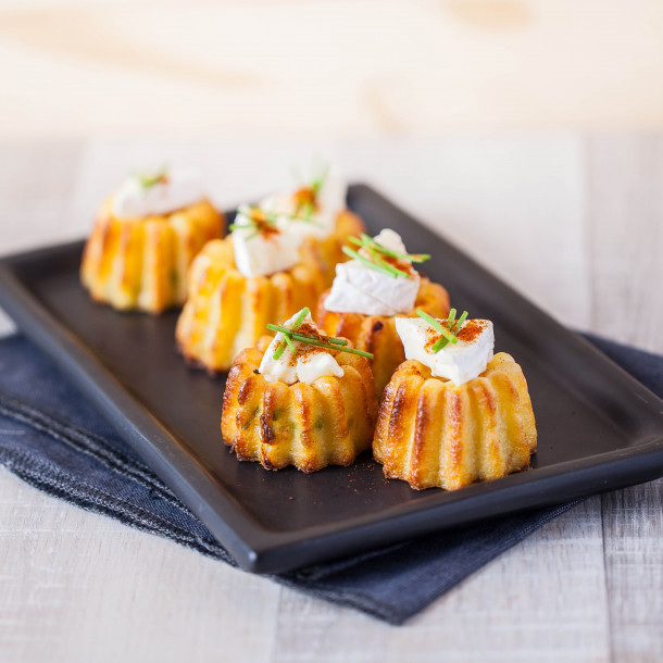 Mini-cannelés au camembert