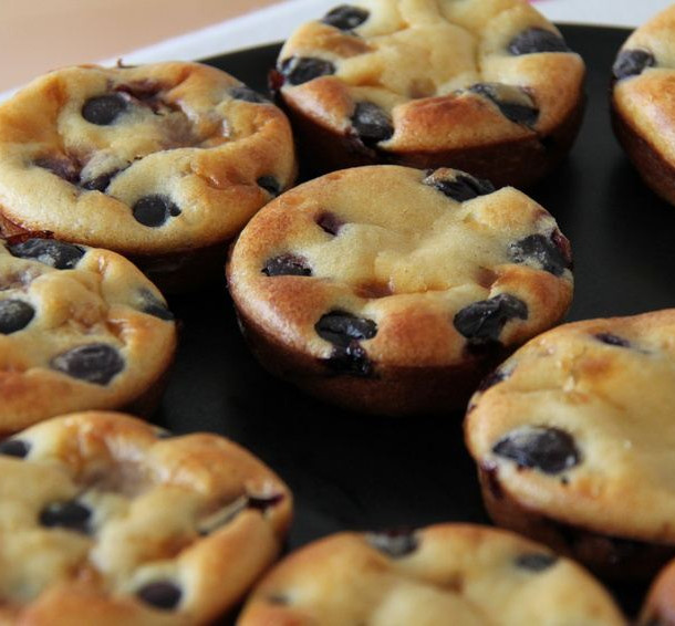 Mini clafoutis aux olives et à la ricotta