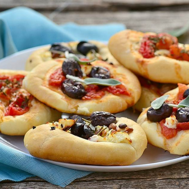 Mini pizzas tomate-olives