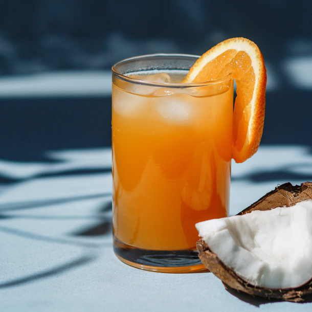Mocktail à l'eau de coco à l'orange & à la vanille